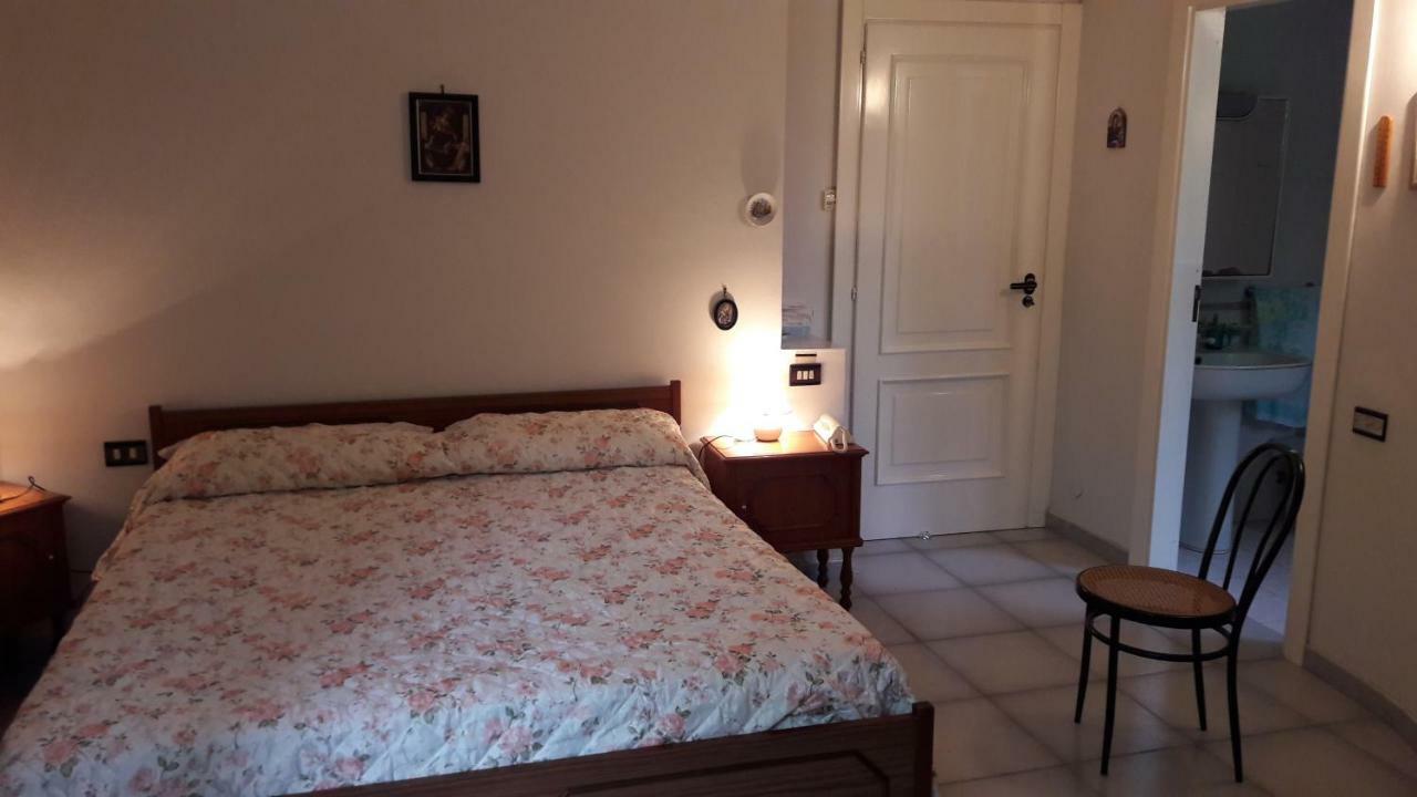 B&B Sun Garden Montoro Inferiore Екстериор снимка